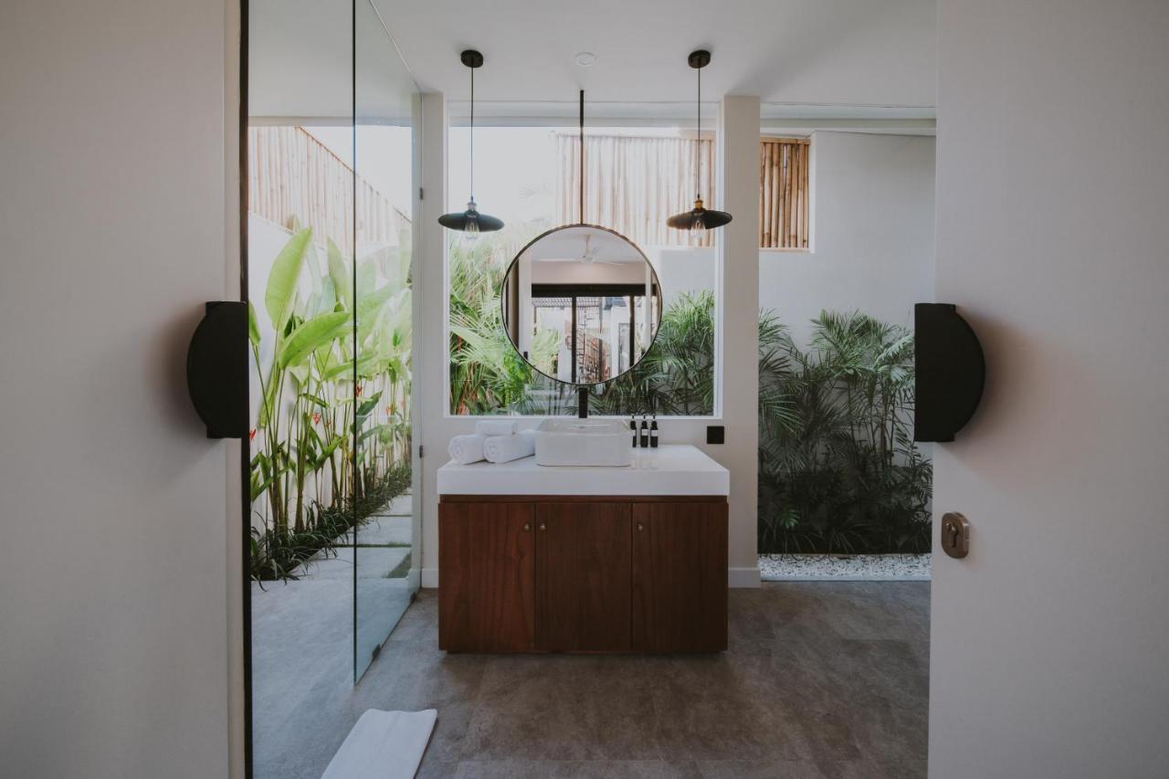 New 4 Bedroom 5 Min Walk To Berawa Beach Enclosed Livng Canggu Εξωτερικό φωτογραφία