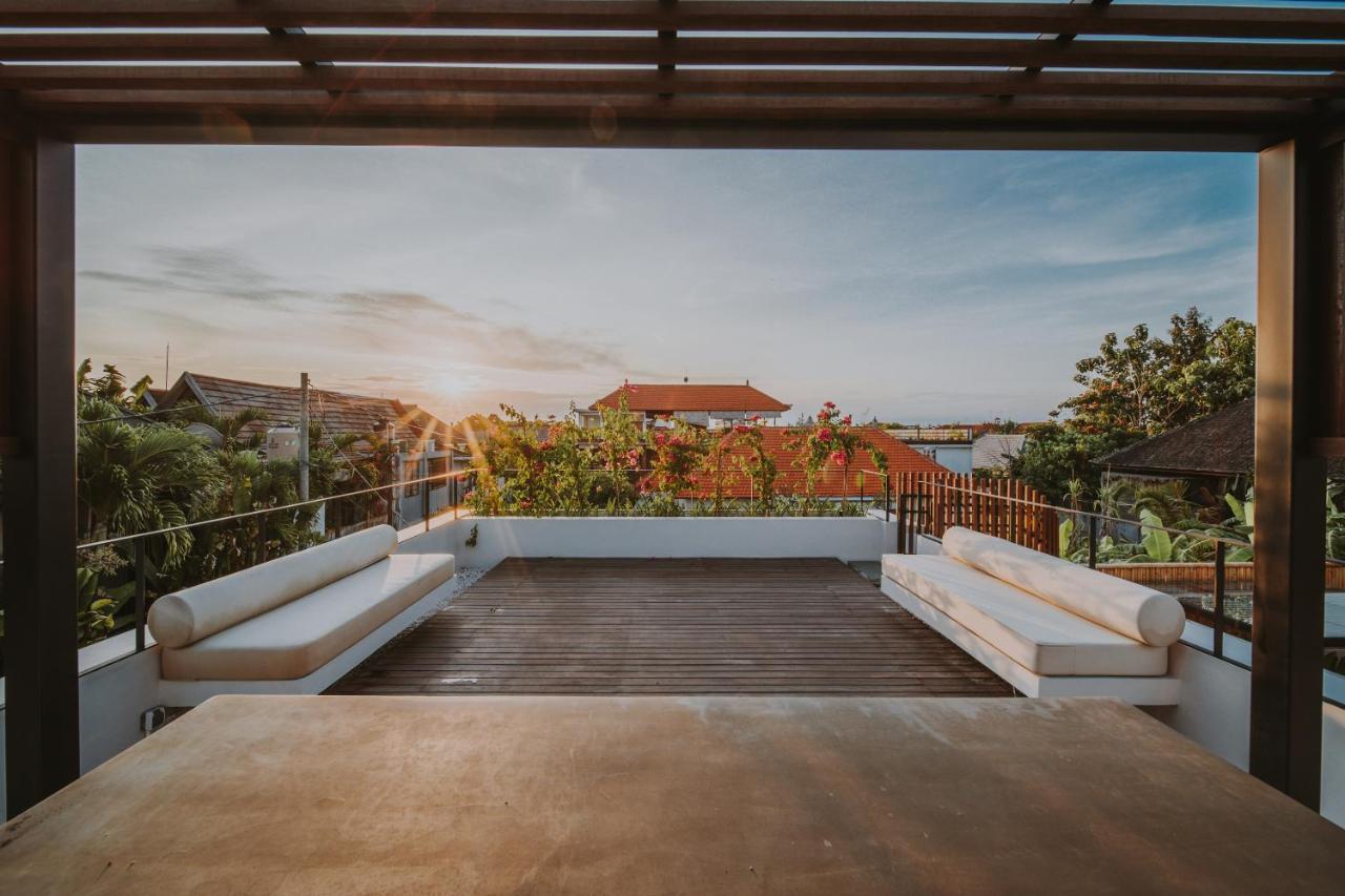 New 4 Bedroom 5 Min Walk To Berawa Beach Enclosed Livng Canggu Εξωτερικό φωτογραφία