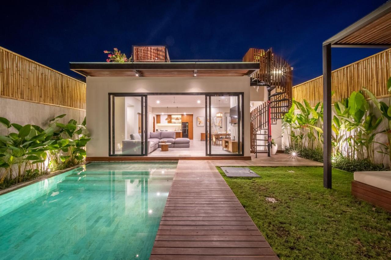 New 4 Bedroom 5 Min Walk To Berawa Beach Enclosed Livng Canggu Εξωτερικό φωτογραφία