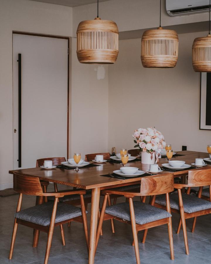 New 4 Bedroom 5 Min Walk To Berawa Beach Enclosed Livng Canggu Εξωτερικό φωτογραφία